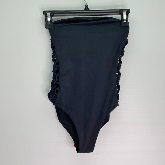 Red Carter Size XS 4 Black One Piece Swimsuit NWT Removable Strap Crochet Sides - Picture 7 of 12